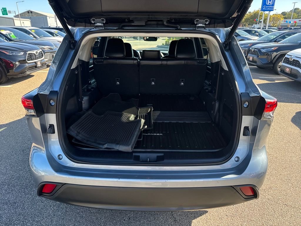 Used 2022 Toyota Highlander XLE image 12