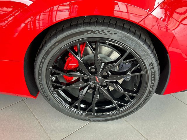 New 2027 Chevrolet Corvette Stingray Convertible w/ Z51 Performance Package RWD image 11