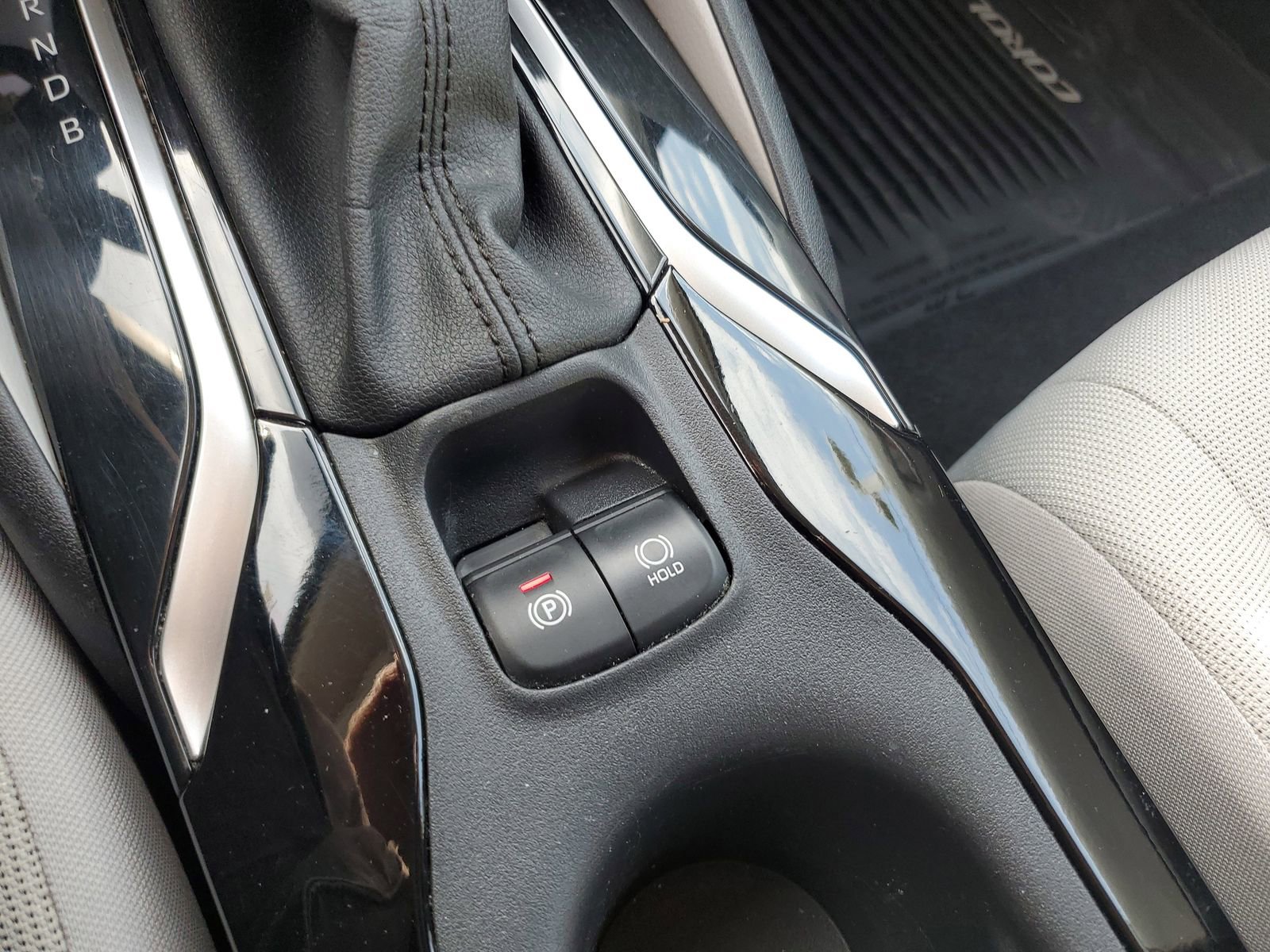 Certified 2021 Toyota Corolla LE FWD image 28