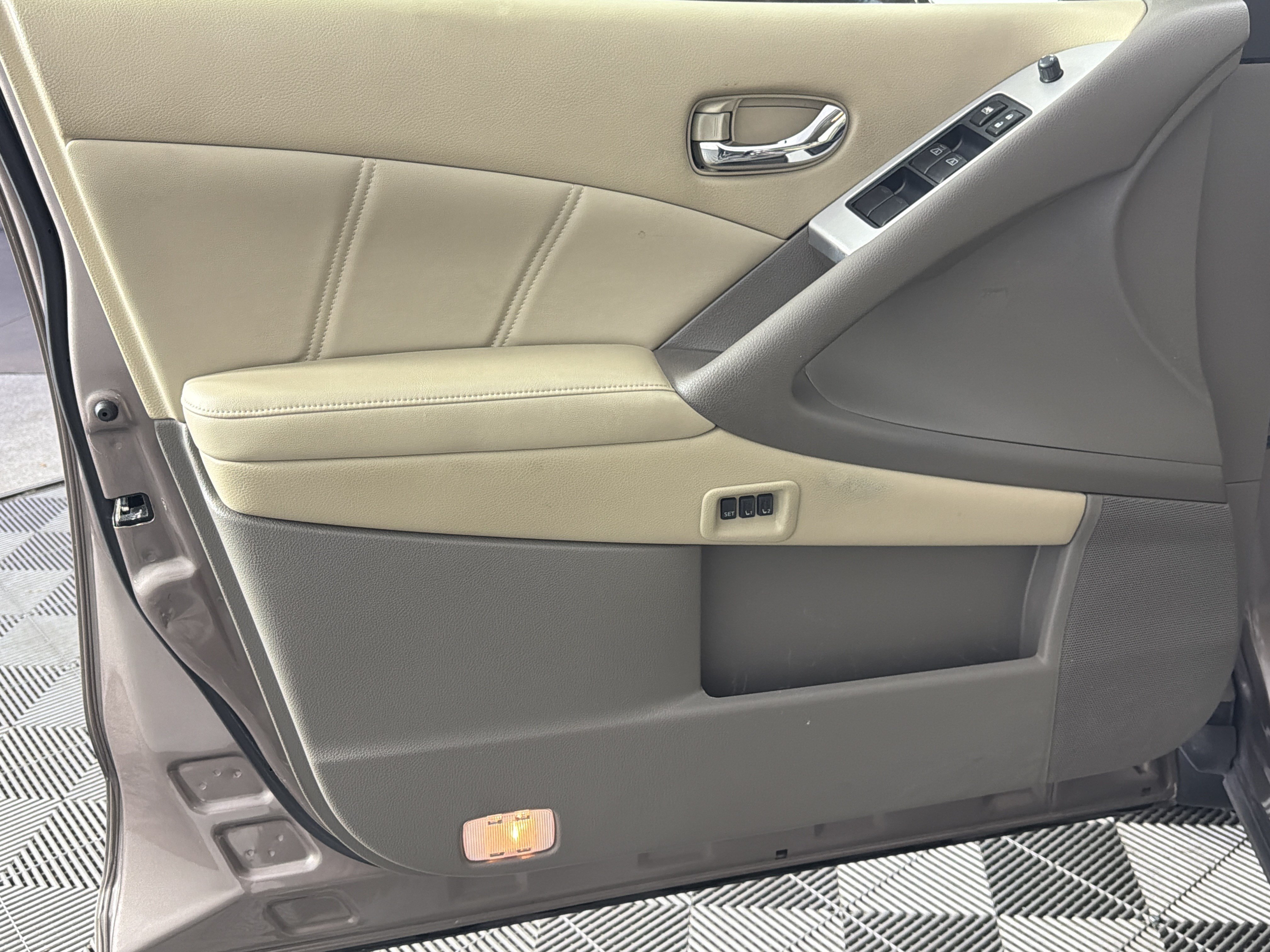 Used 2014 Nissan Murano SL w/ Navigation Package AWD/4WD image 8