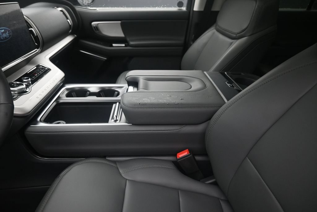 New 2026 Ford Expedition Active RWD image 21