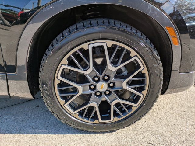 Used 2023 Chevrolet Blazer Premier w/ Driver Confidence II Package image 11