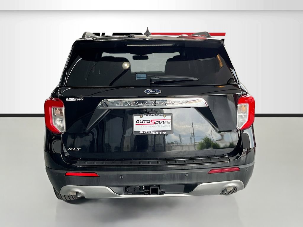 Used 2024 Ford Explorer XLT w/ Equipment Group 202A image 6