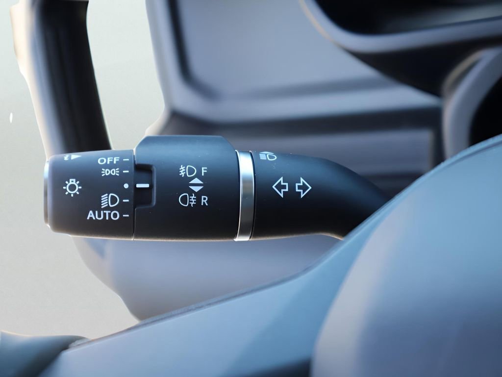 New 2026 Land Rover Defender 110 S image 34