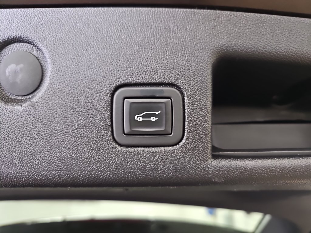 Used 2020 Chevrolet Equinox LT AWD/4WD image 13