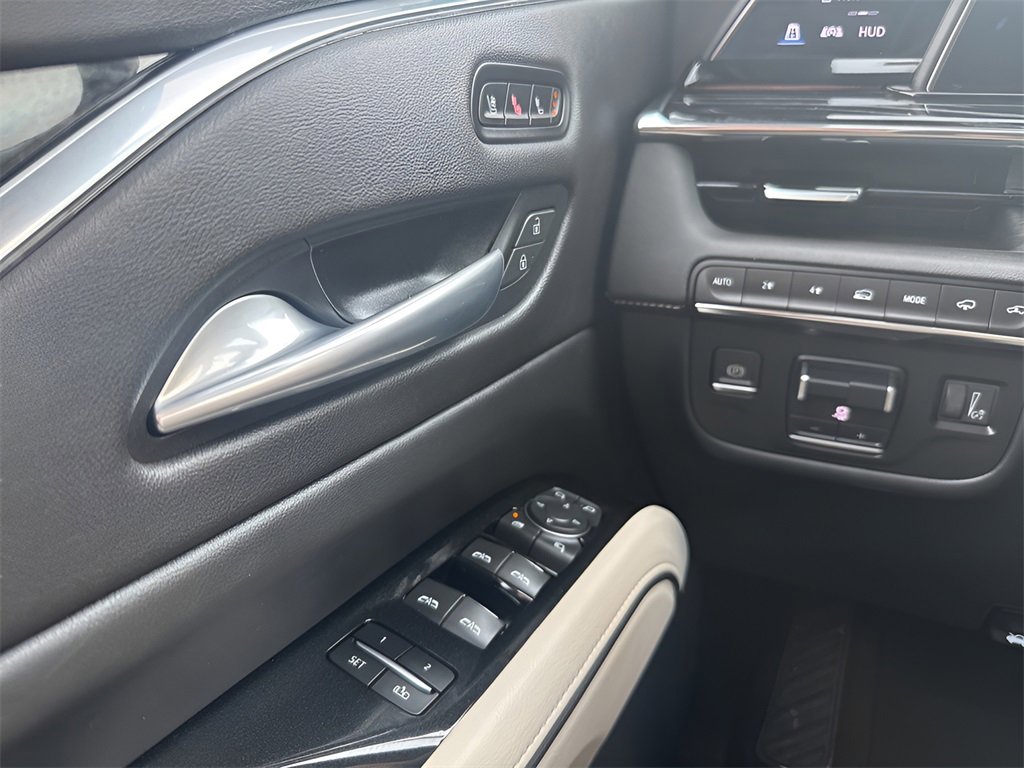 Certified 2022 Cadillac Escalade ESV Sport w/ Touring Package image 32