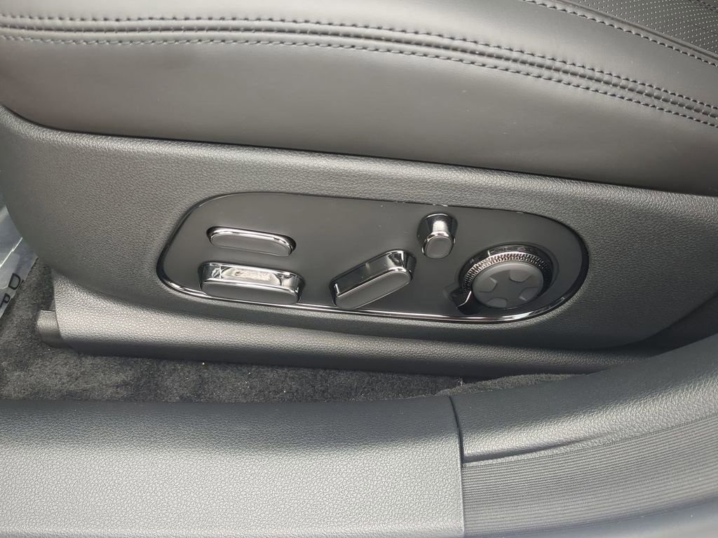 New 2026 Genesis G90 3.5T Prestige image 19