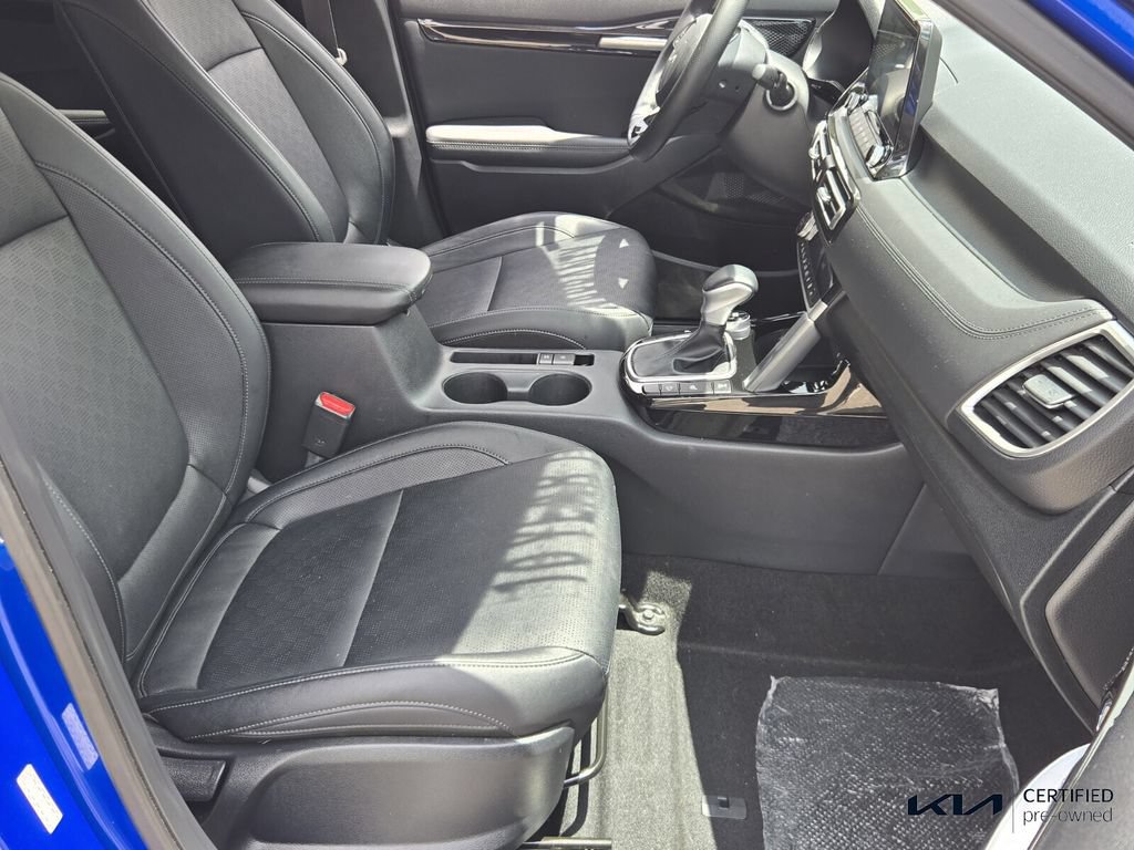 Certified 2023 Kia Seltos SX w/ SX Sunroof Package AWD/4WD image 17