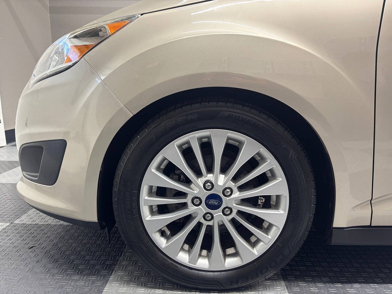 Used 2017 Ford C-MAX SE FWD image 12