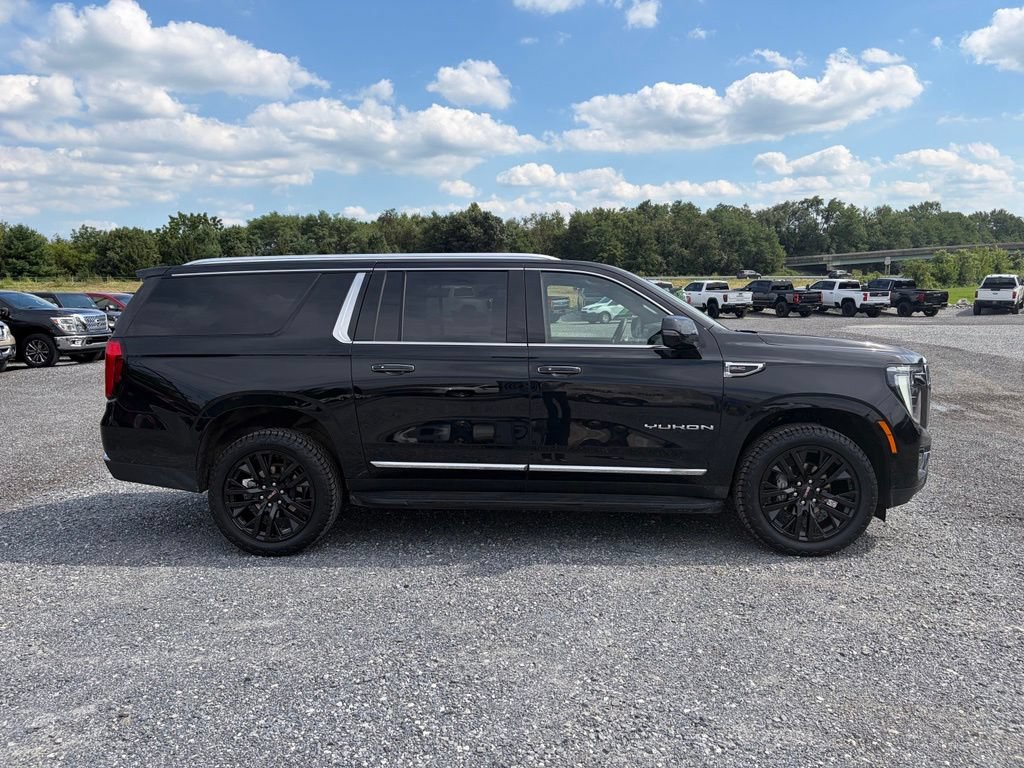 Used 2025 GMC Yukon XL Elevation AWD/4WD image 14