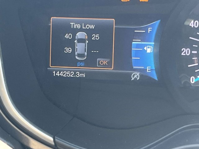 Used 2019 Ford Fusion SE FWD image 27