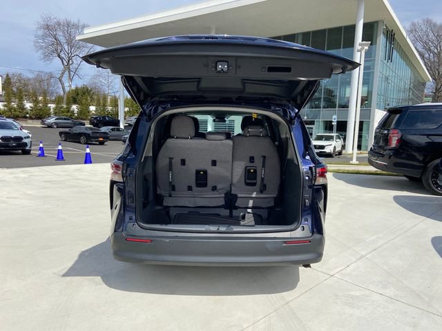 Used 2024 Toyota Sienna LE image 28