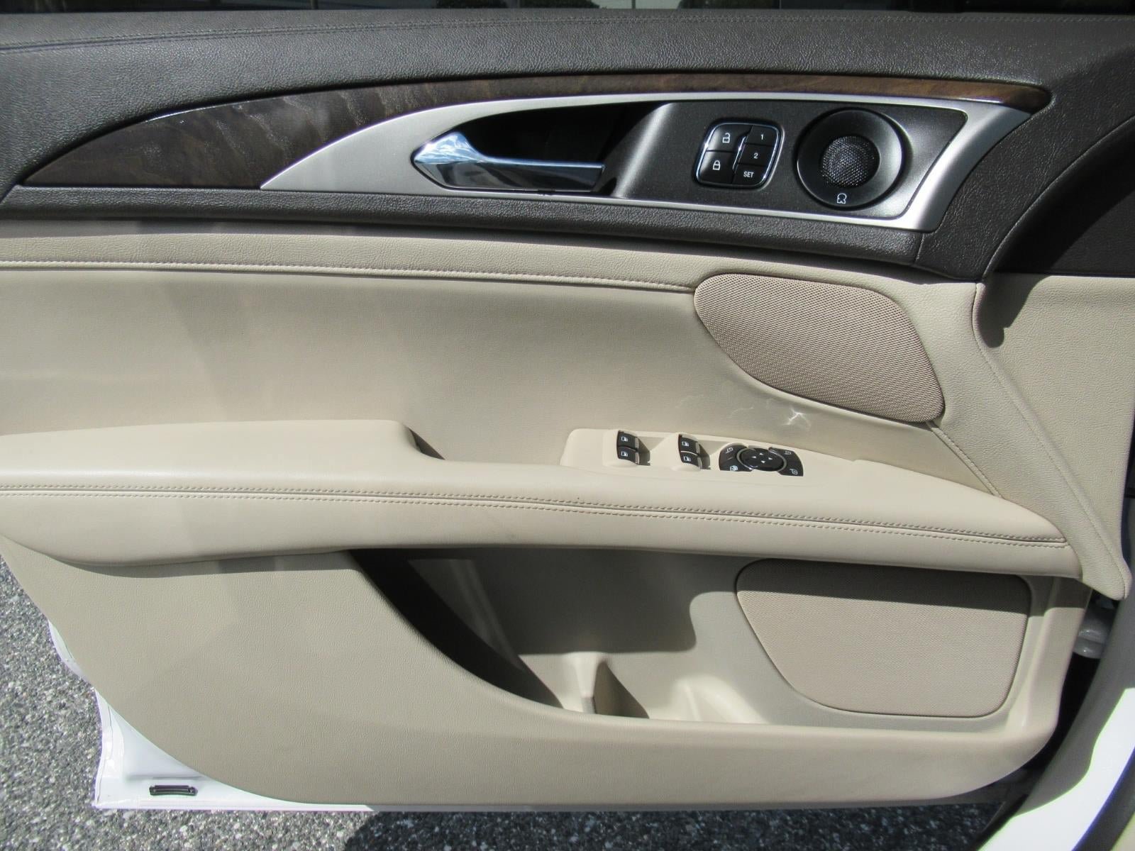 Used 2020 Lincoln MKZ Reserve w/ Monochromatic Package AWD/4WD image 22