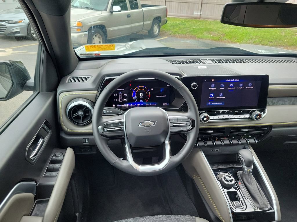 Used 2024 Chevrolet Colorado ZR2 w/ Technology Package AWD/4WD image 14
