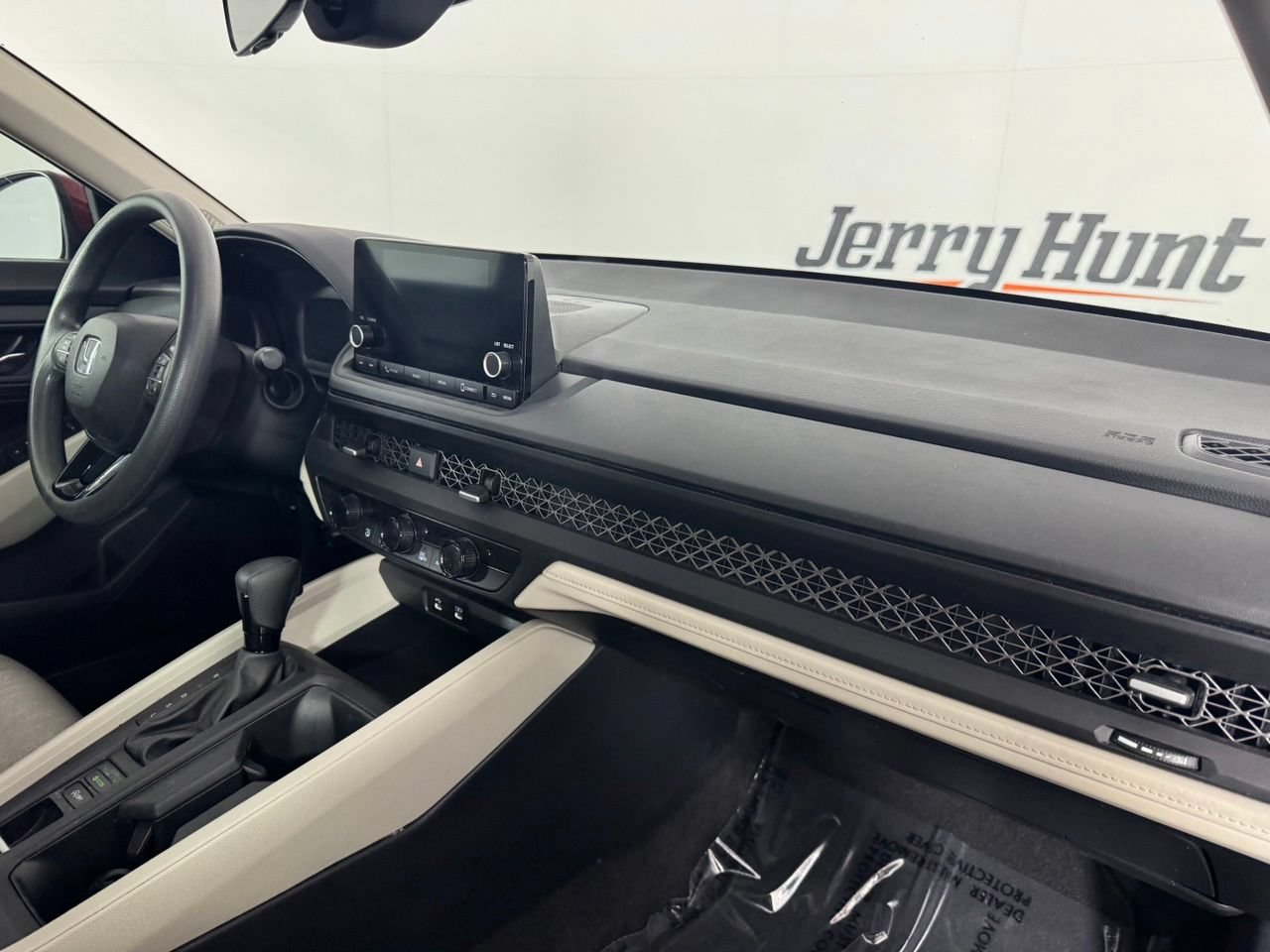 Used 2023 Honda Accord EX image 33