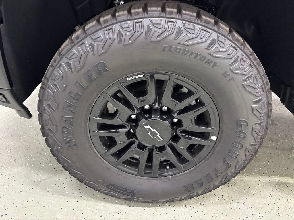 New 2026 Chevrolet Silverado 2500 ZR2 w/ LPO, Dark Essentials Package AWD/4WD image 11