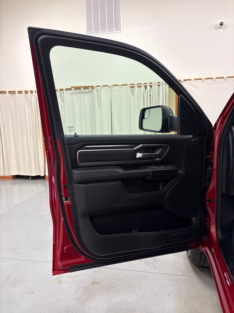 New 2026 RAM 1500 Big Horn AWD/4WD image 18