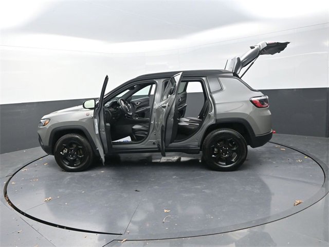 Used 2024 Jeep Compass Trailhawk image 39