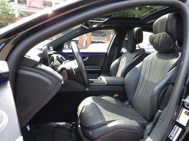 Used 2022 Mercedes-Benz S 500 4MATIC w/ AMG Line Package image 19