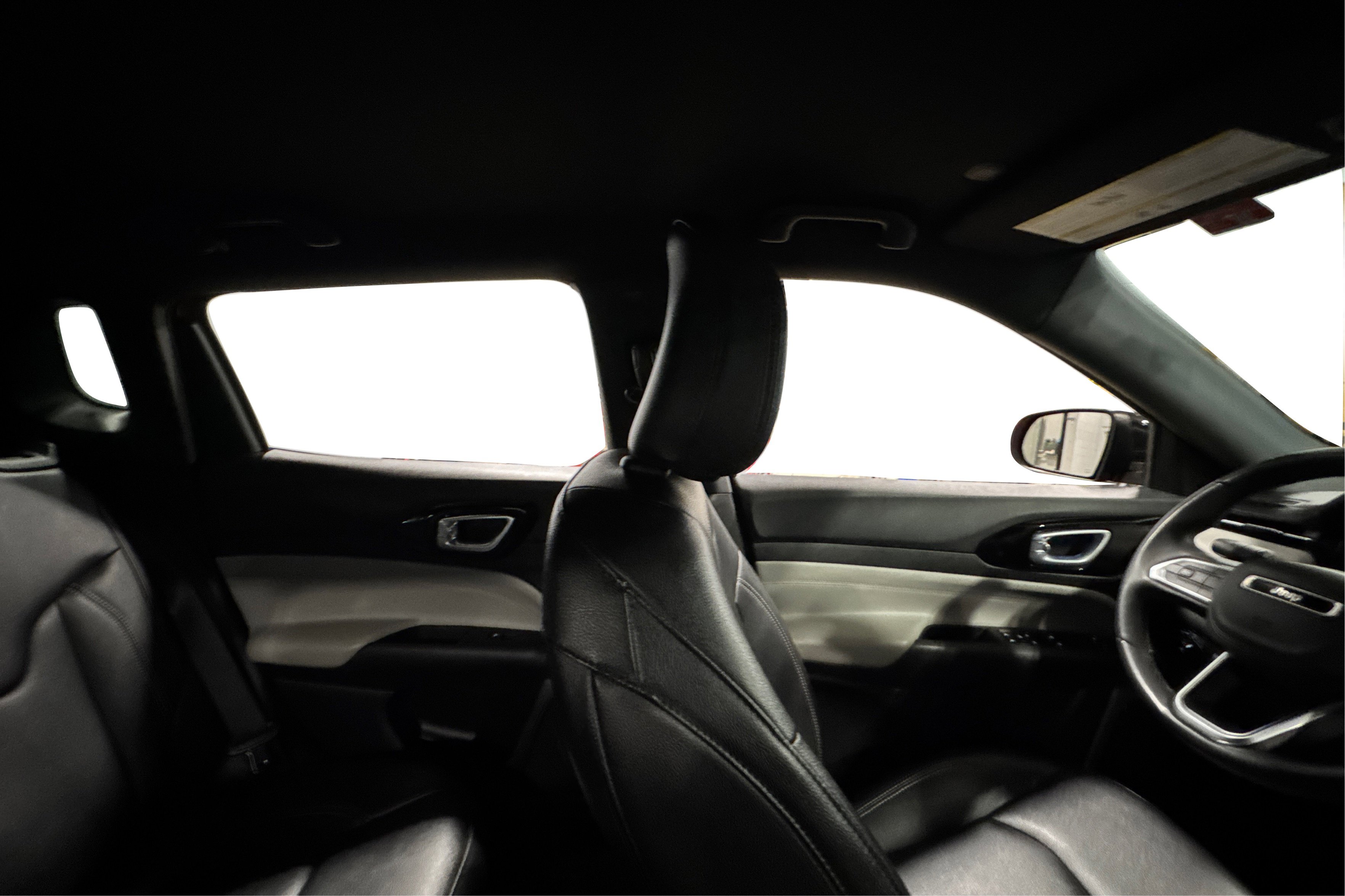 Used 2025 Jeep Compass Limited image 42