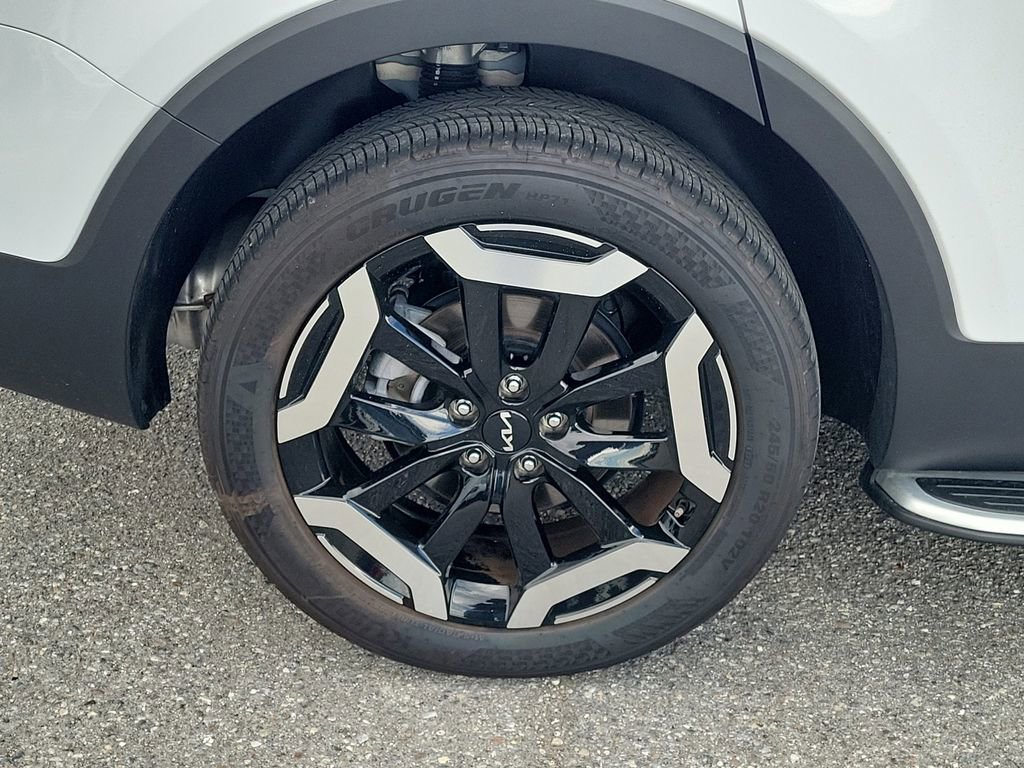 Used 2025 Kia Telluride S FWD image 6