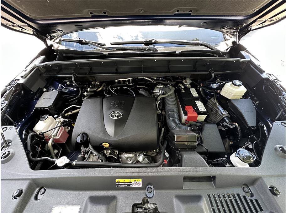 Used 2022 Toyota Highlander XLE AWD/4WD image 32