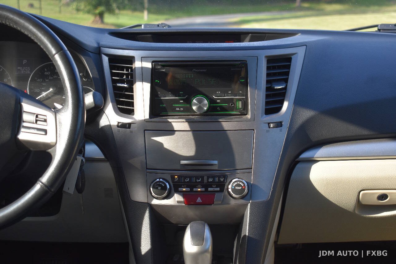Used 2012 Subaru Outback 2.5i Premium w/ All-Weather Pkg AWD/4WD image 23