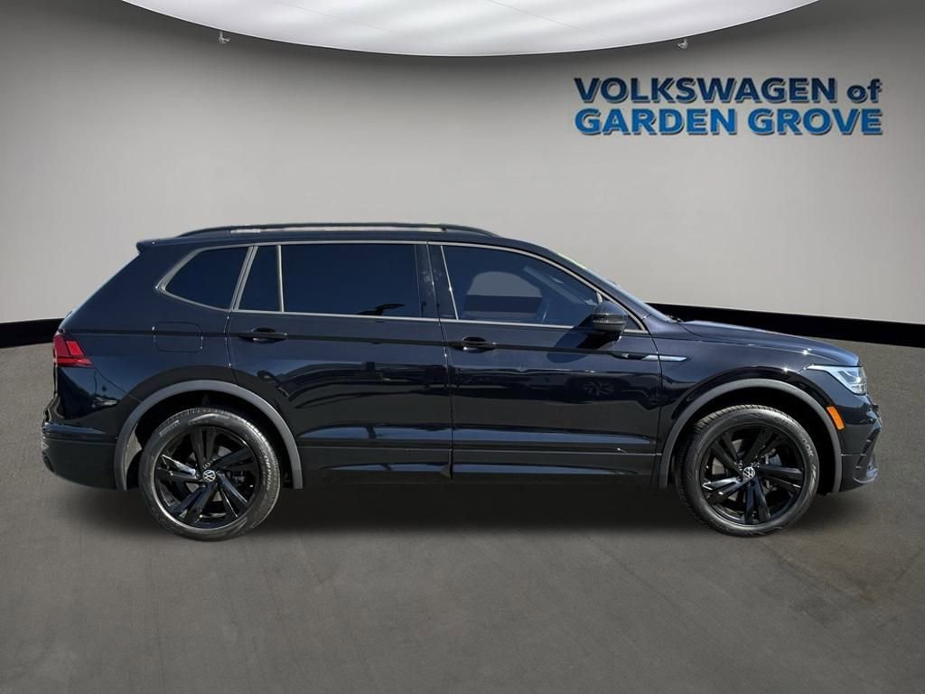 Used 2023 Volkswagen Tiguan SE R-Line image 8