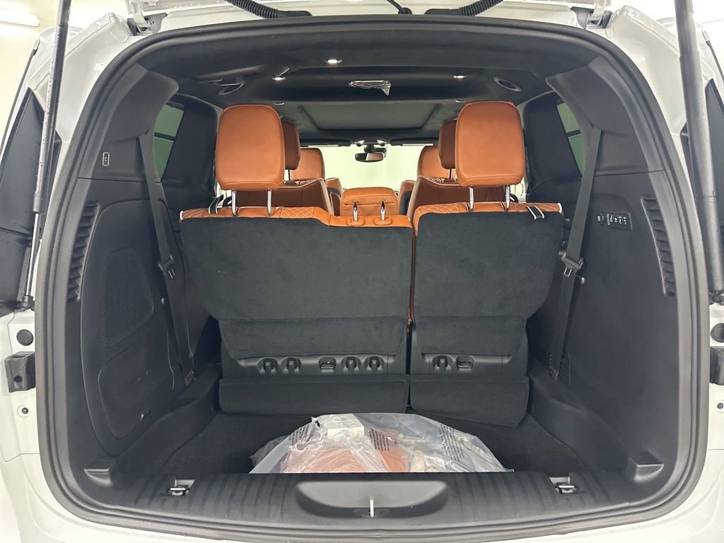 New 2026 Chrysler Pacifica Pinnacle image 23