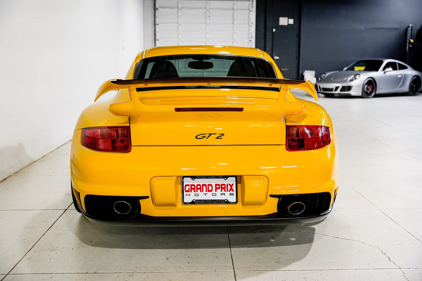 Used 2008 Porsche 911 GT2 RWD image 4