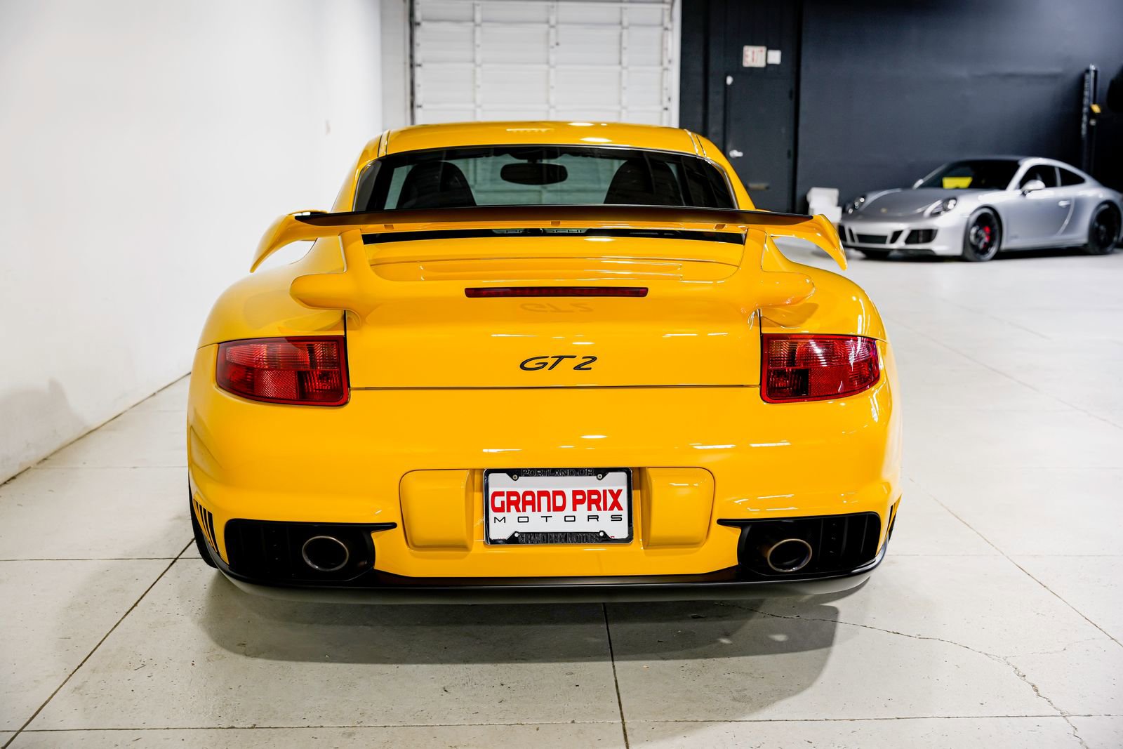 Used 2008 Porsche 911 GT2 RWD image 4