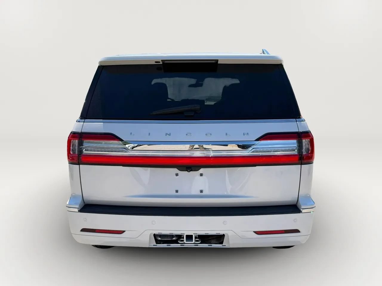 Used 2018 Lincoln Navigator Reserve w/ Technology Package AWD/4WD image 4