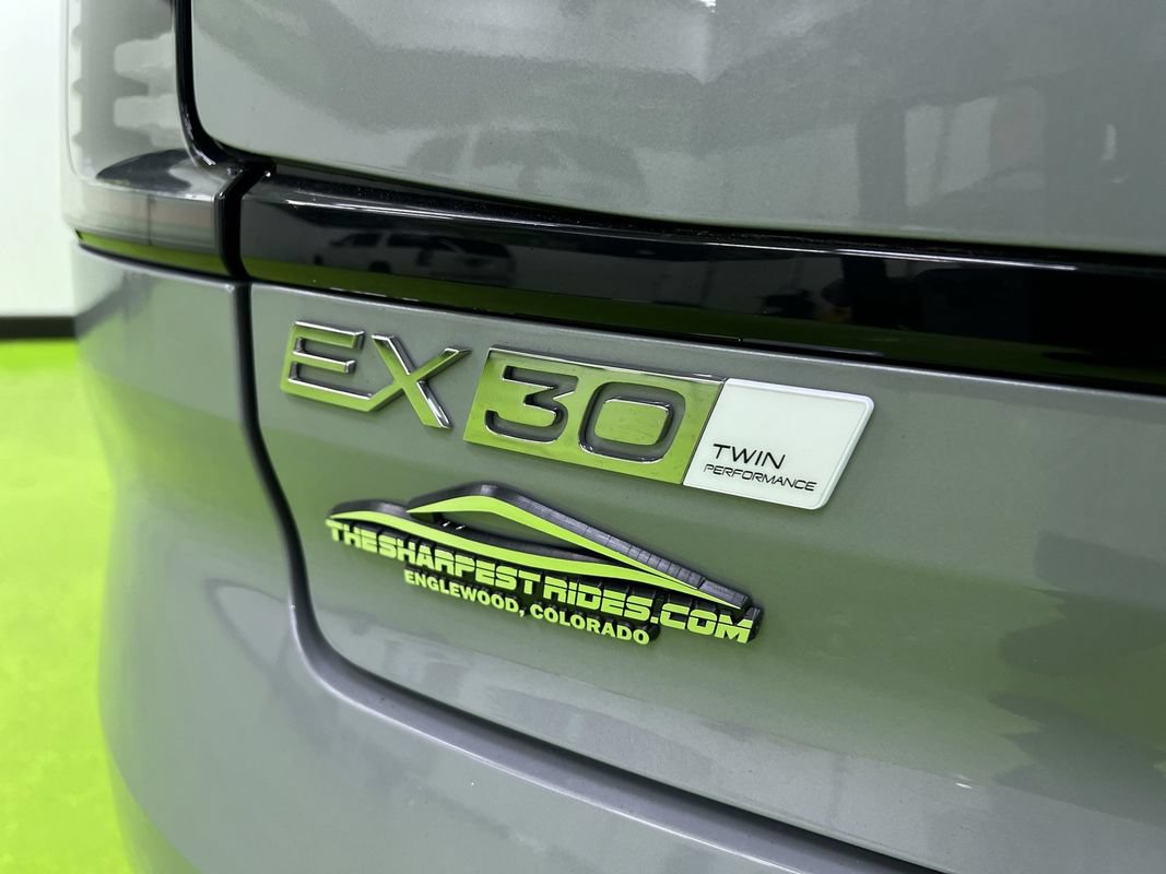 Used 2025 Volvo EX30 Ultra AWD/4WD image 12