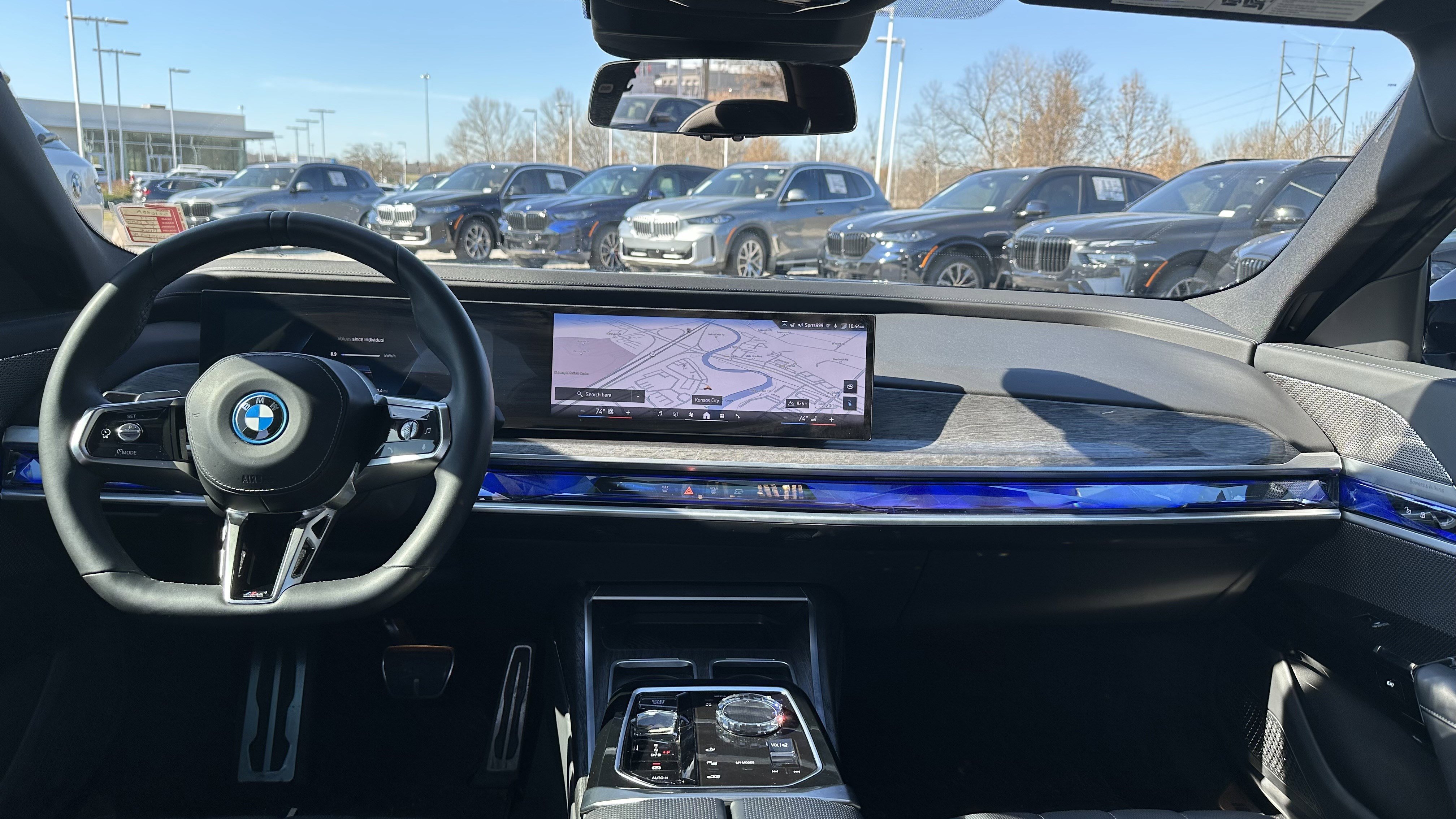 Used 2024 BMW i7 xDrive60 image 30