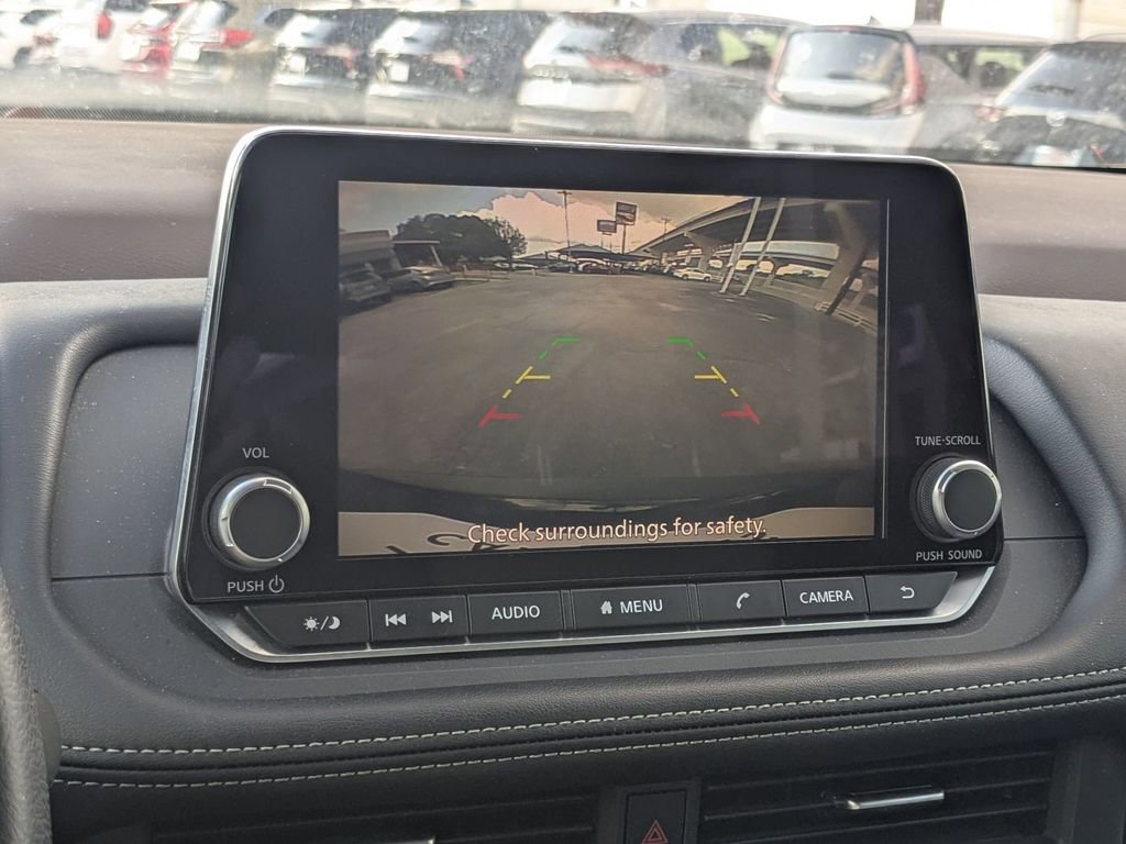 Used 2023 Nissan Rogue S image 21