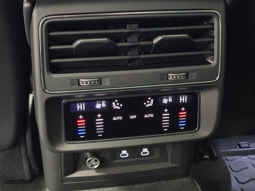 Certified 2025 Audi Q8 Premium Plus w/ Premium Plus Package image 18