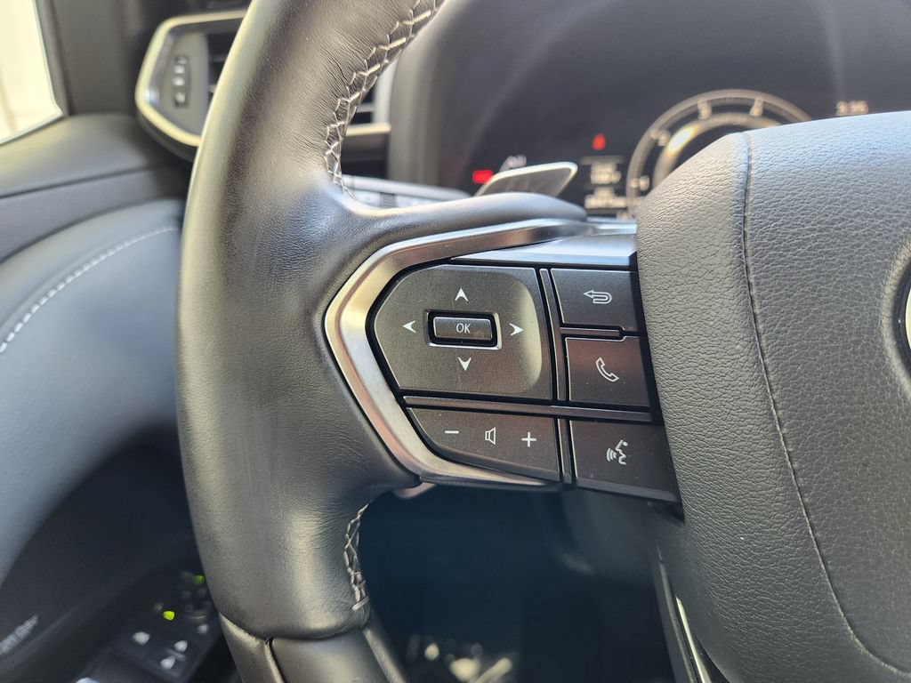 Used 2023 Lexus LX 600 4WD w/ Luxury Package image 30