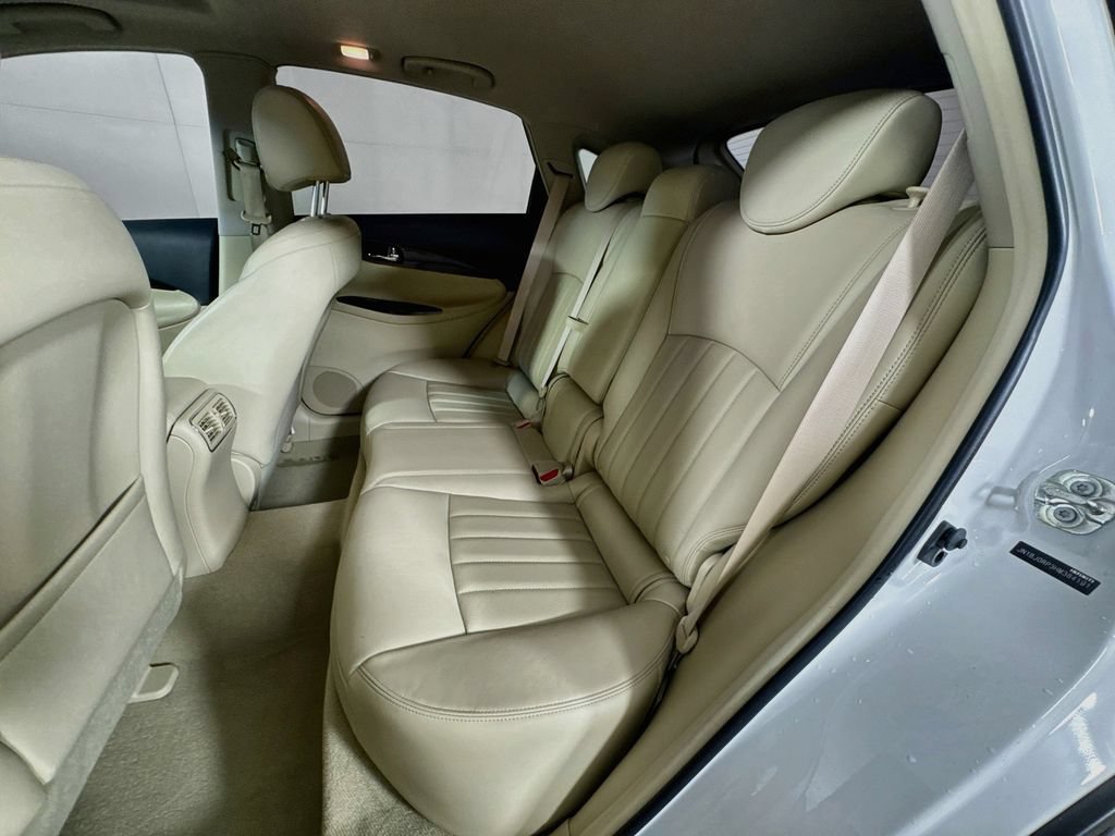 Used 2017 INFINITI QX50 2WD w/ Deluxe Touring Package image 32