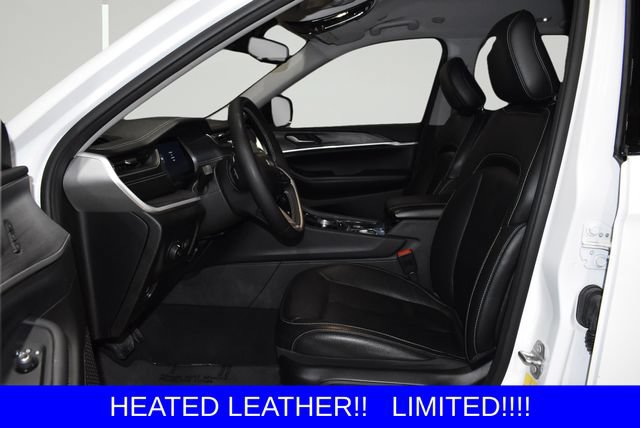 Used 2023 Jeep Grand Cherokee Limited AWD/4WD image 31
