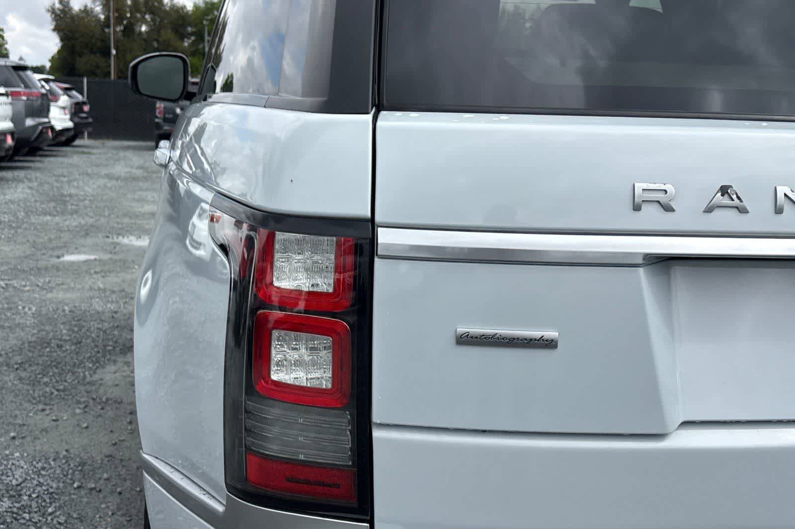 Used 2017 Land Rover Range Rover Autobiography AWD/4WD image 13