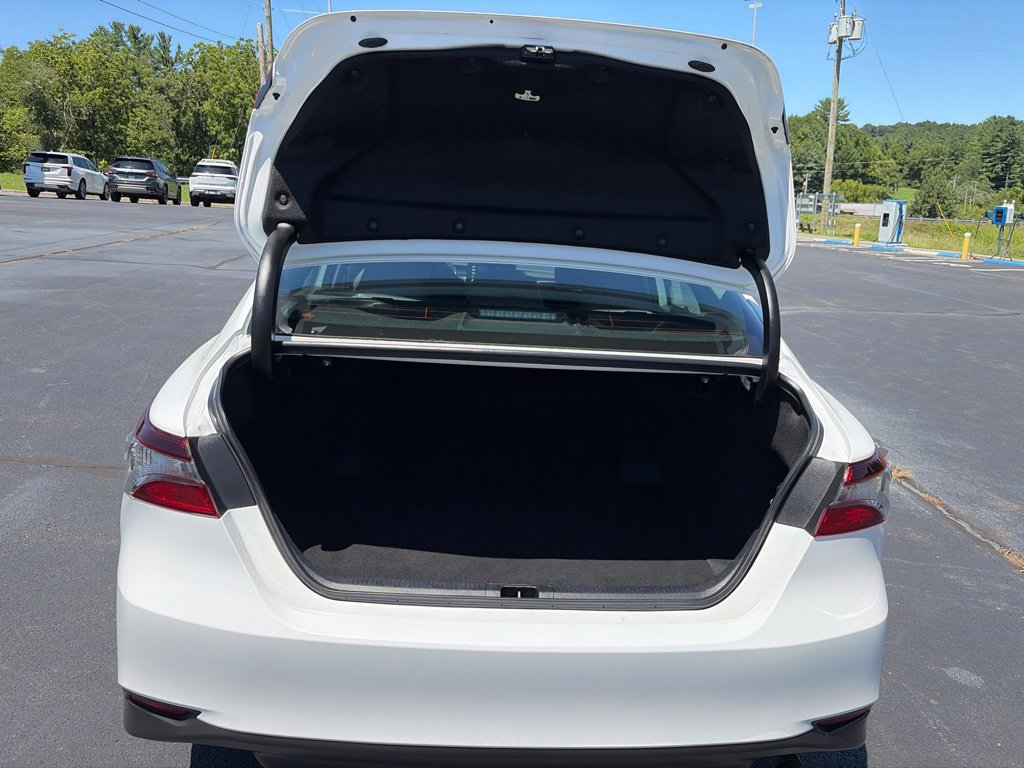 Used 2024 Toyota Camry LE FWD image 31