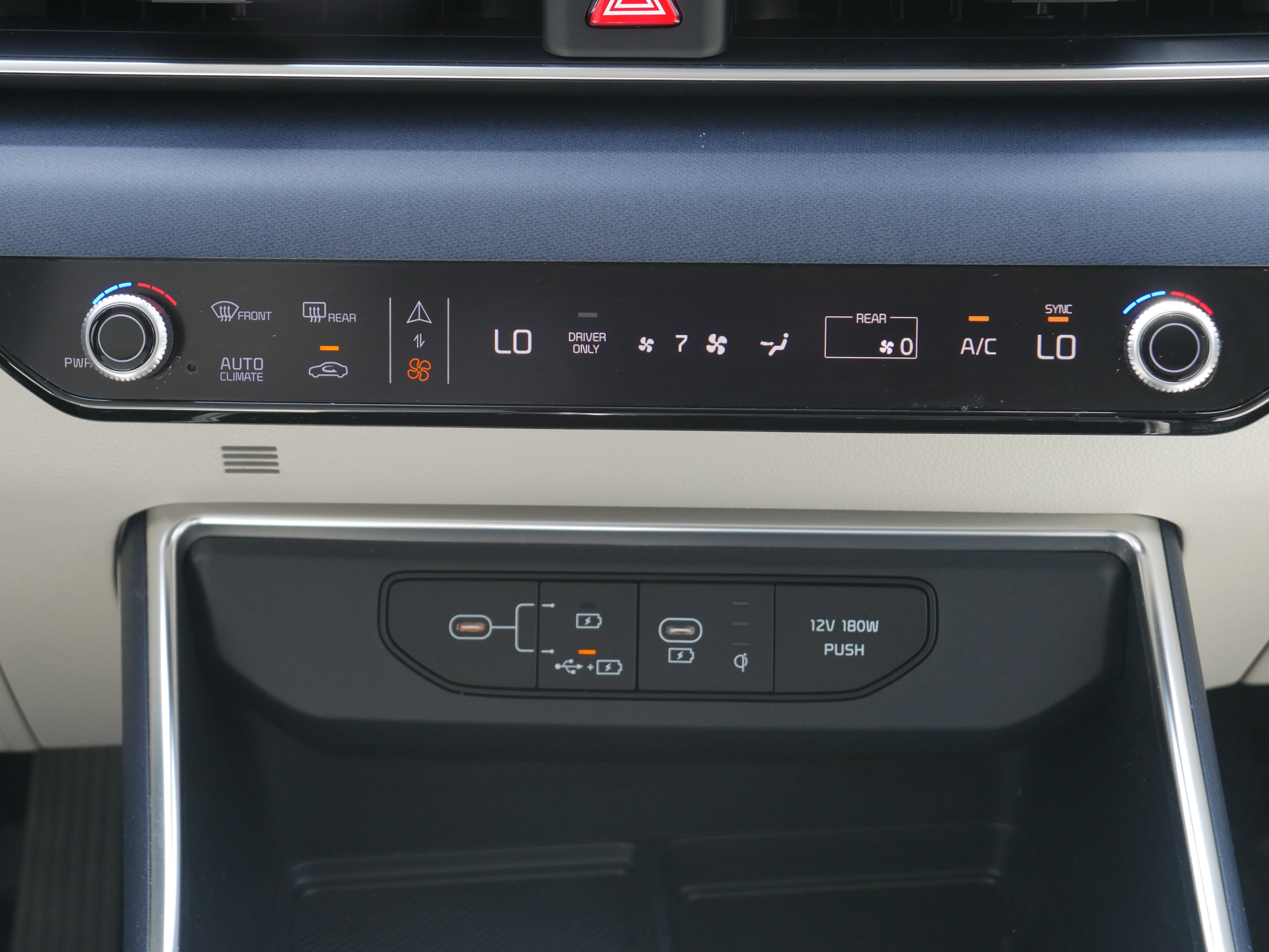 Certified 2025 Kia Carnival EX image 22