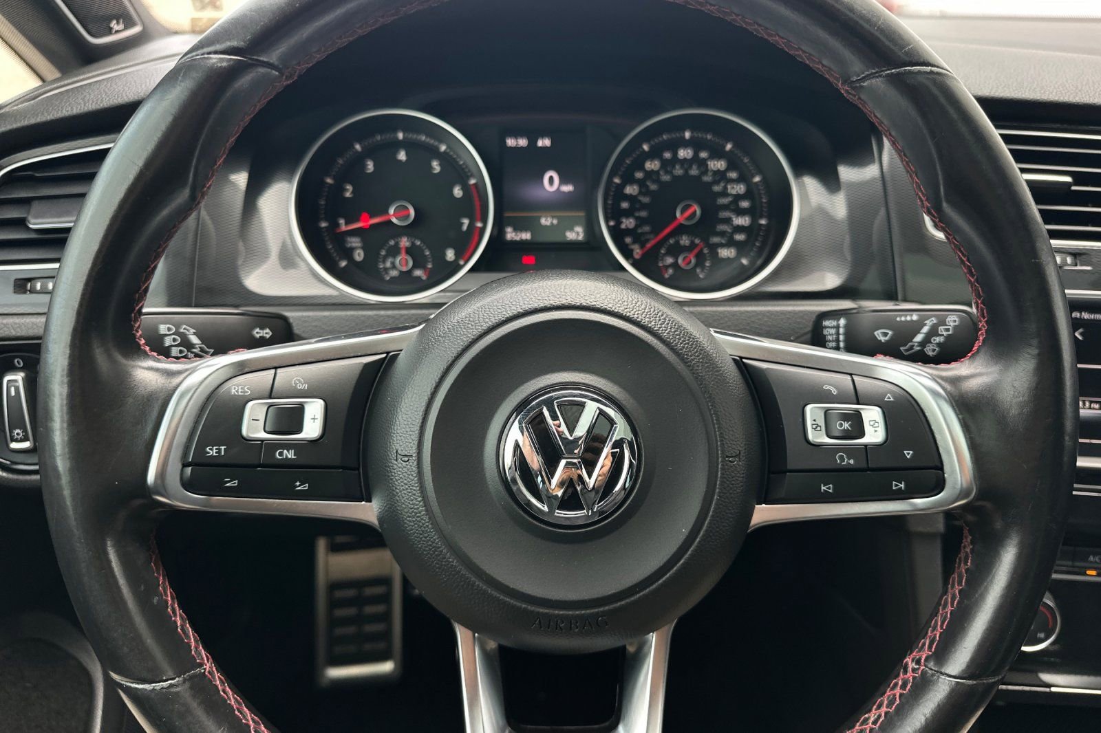 Used 2016 Volkswagen GTI SE w/ Lighting Package (SEL) FWD image 23