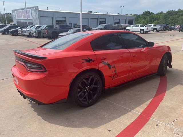 Used 2019 Dodge Charger SXT w/ Blacktop Package RWD image 6
