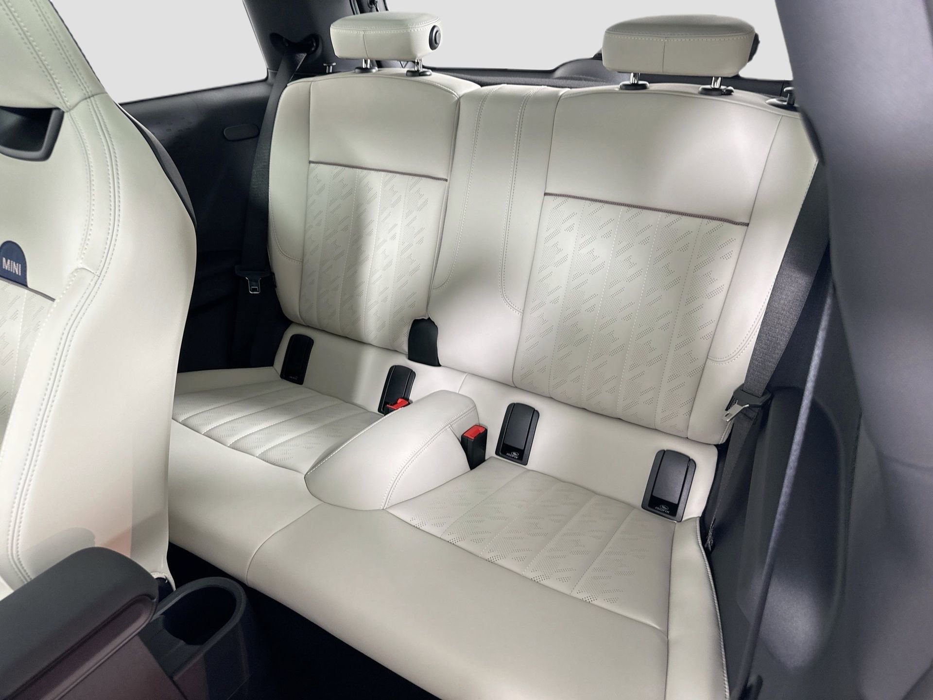 Used 2025 MINI Cooper 2-Door Hardtop image 26