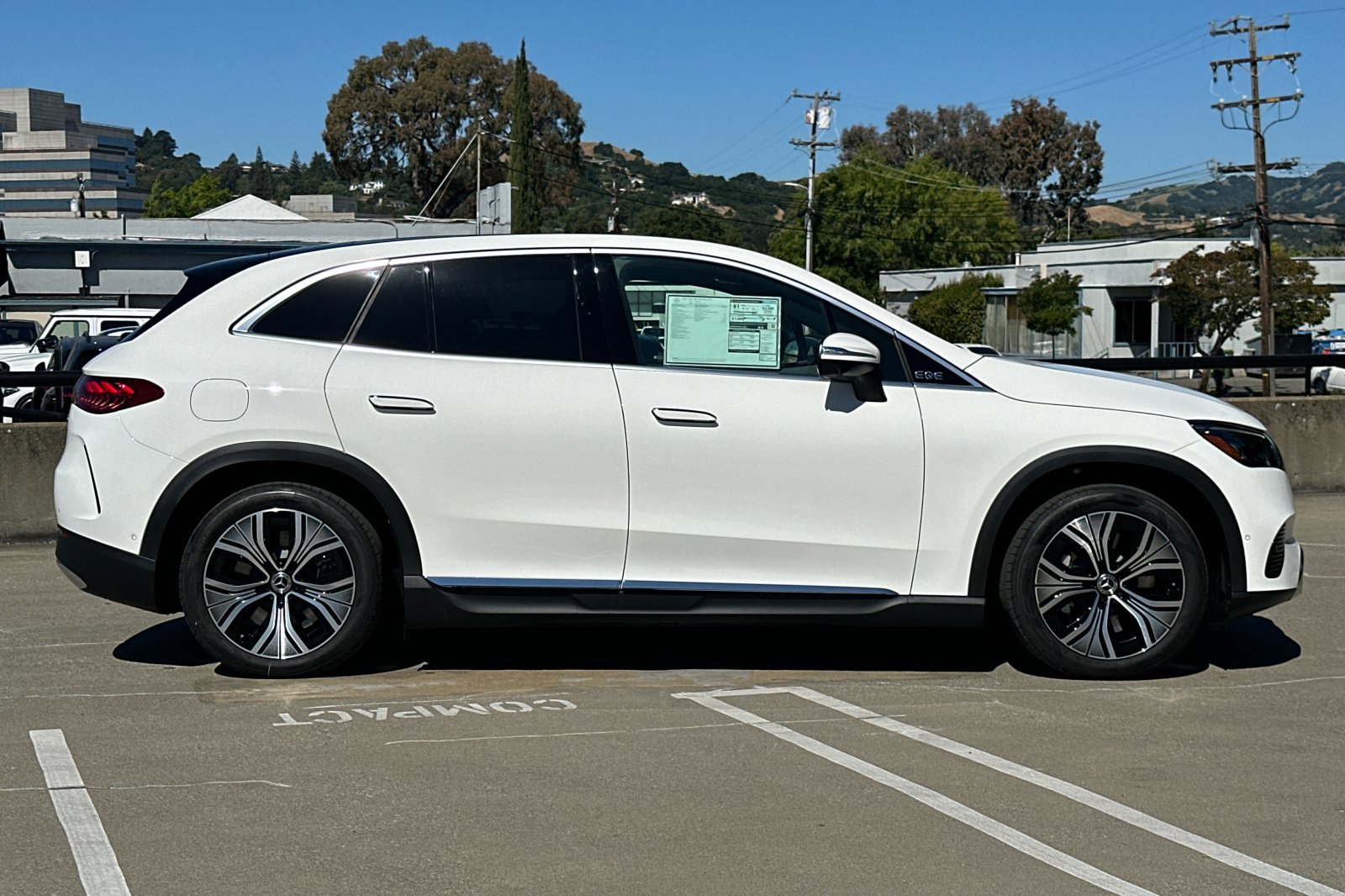 New 2025 Mercedes-Benz EQE 350+ 4MATIC SUV image 2