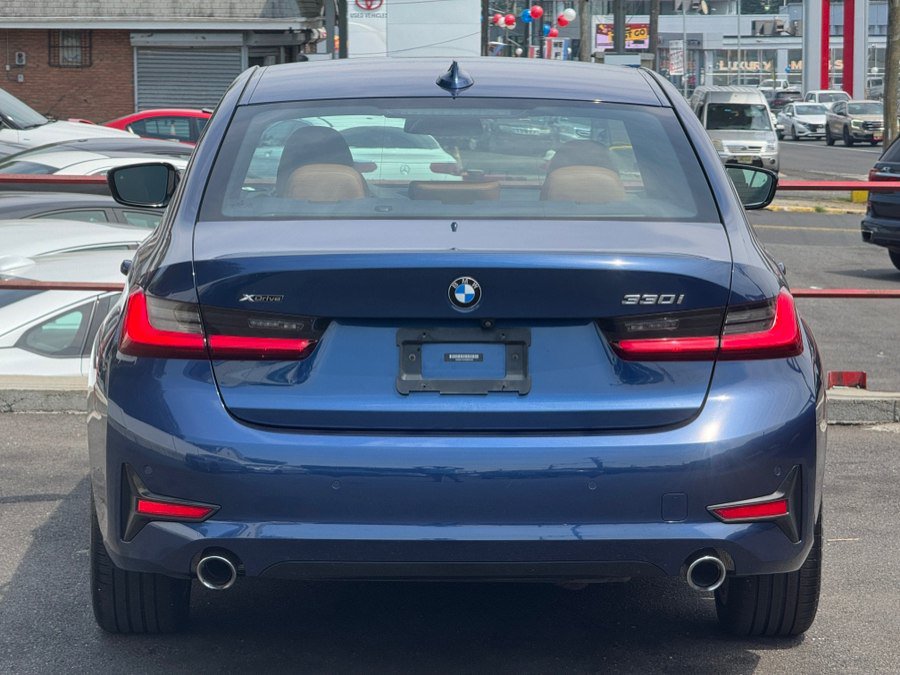 Used 2021 BMW 330i xDrive w/ Driver Assist w/ Premium Package AWD/4WD image 13