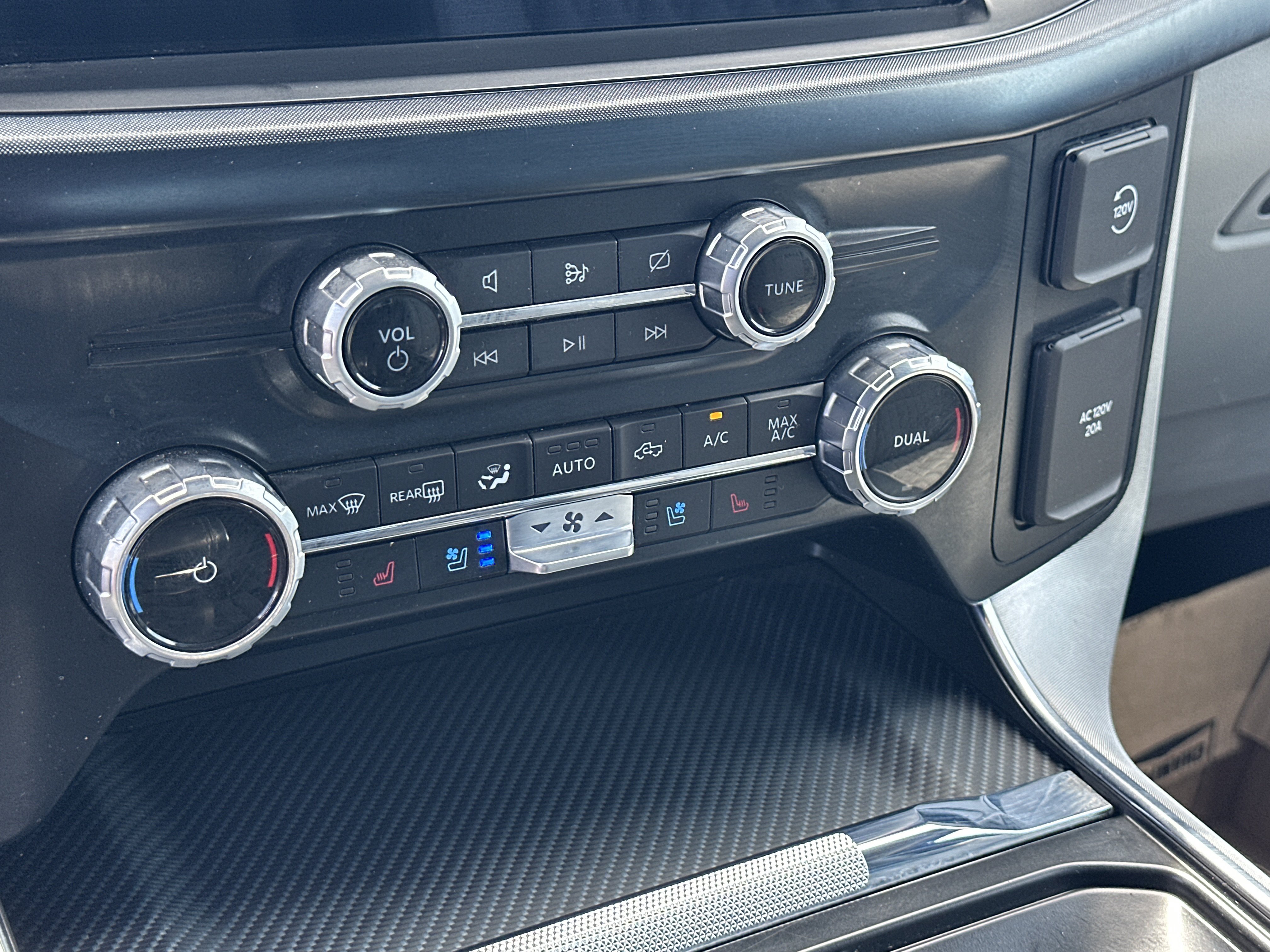 Used 2023 Ford F150 Limited AWD/4WD image 33