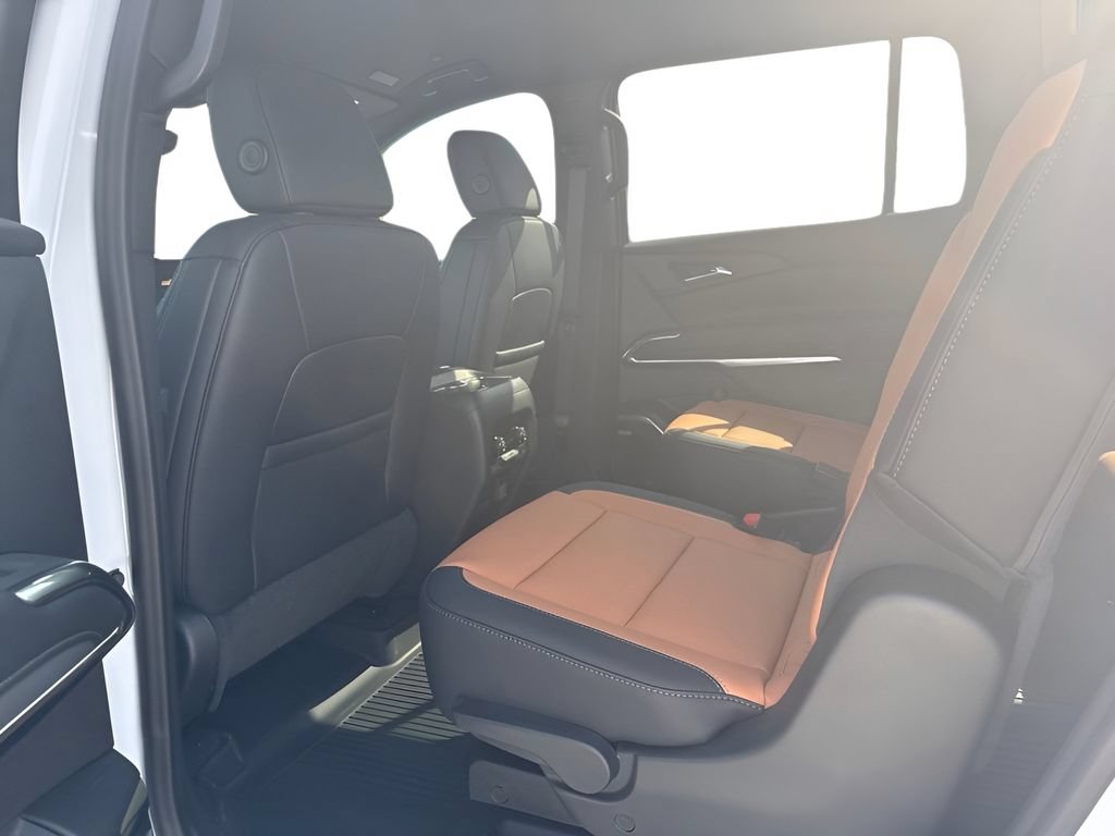 New 2027 Chevrolet Traverse Z71 w/ Enhanced Driving Package AWD/4WD image 24