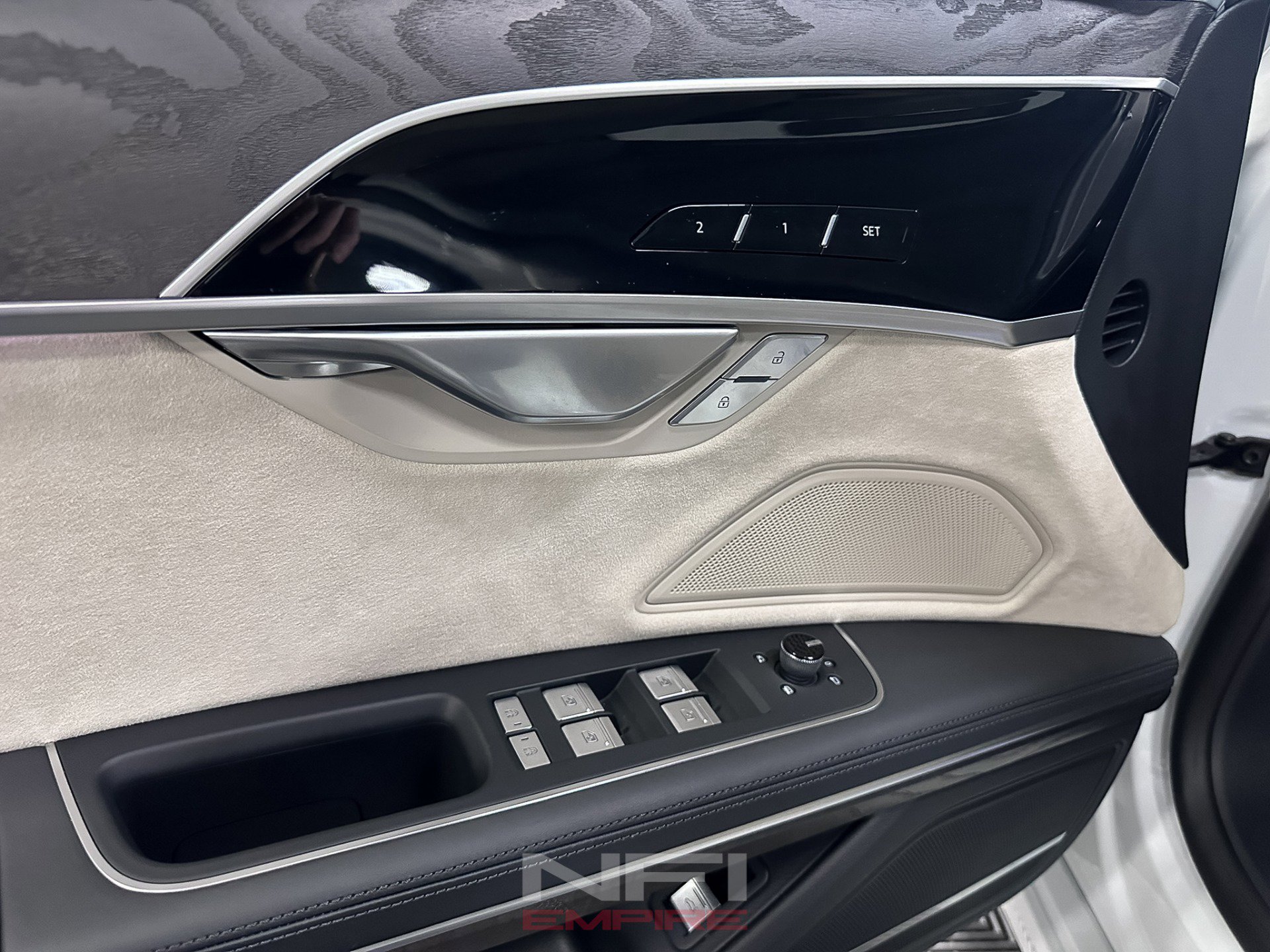 Used 2024 Audi A8 L 3.0T image 32